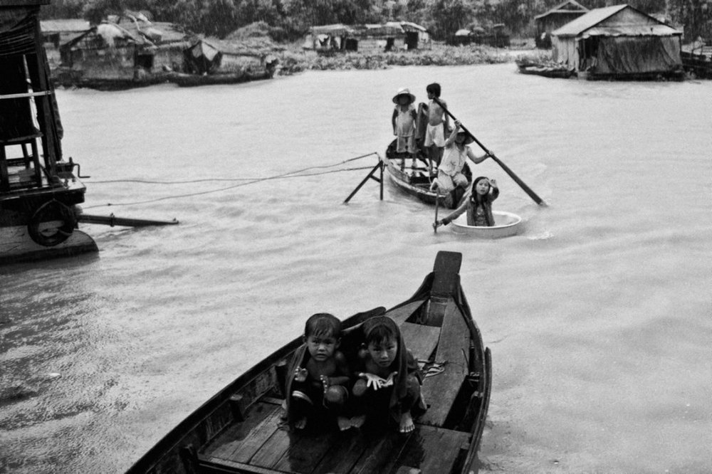  Residents of a floating village in Siem Reap, Cambodia. Photograph by Maciek Nabrdalik of VII Photo Agency who was a workshop student of Gary and Philip in 2009. 
